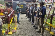 Satgas Ops Damai Cartenz...