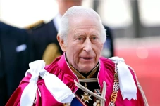 Raja Charles III Kehilangan...