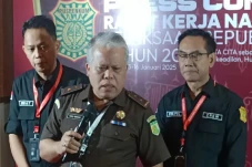 Kasus Pengadaan Laptop,...