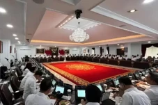 Haji Isam Sangkal Ikut...