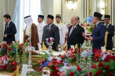 Momen Prabowo Hadiri...