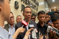 Kasus Ijazah Jokowi,...