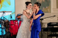 Detik-detik Haru Monica...