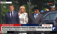 Diiringi Pasukan Berkuda,...