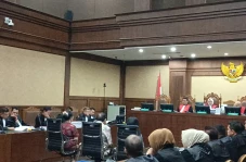 Meirizka Widjaja, Ibunda...