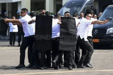 Kenapa Jokowi Masih...