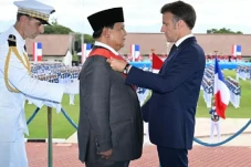 Macron Beri Prabowo...