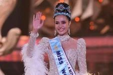 7 Potret Cantik Opal...