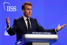 Macron Ancam China dengan...