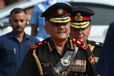 Siapa Anil Chauhan?...