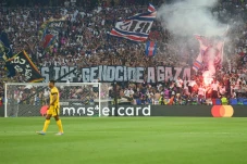 Suporter PSG Dukung...