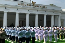Presiden Prabowo Pimpin...