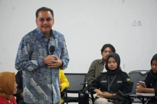 AI Nilai Denny JA Masuk...