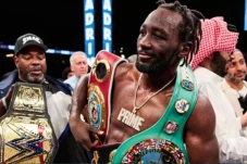 Terence Crawford Kalahkan...