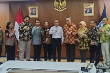 Rektor MNC University...