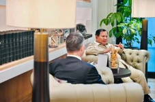 Presiden Prabowo Terima...