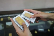 Harga Emas Antam Tembus...