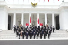 10 Menteri Prabowo Lulusan...