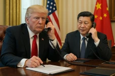 Trump Telepon Xi Jinping...