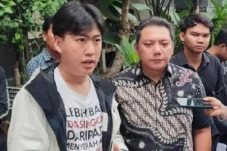 Mahasiswa UI Cho Yong...