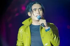 Charly Van Houten Izinkan...