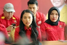 Bahlil Hentikan Sementara...