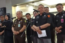 Kejaksaan Agung Periksa...