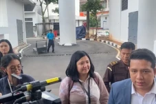 Bungkam usai Diperiksa,...