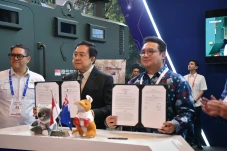Industri Pertahanan...