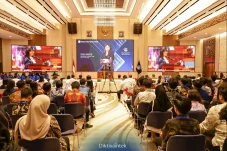 337 Mahasiswa Raih Beasiswa,...