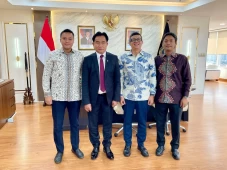 Menko Yusril Dukung...