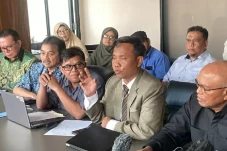 Kuasa Hukum Roy Suryo...