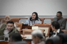 Anggota DPR Farah Puteri:...