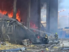 Iran Gunakan Rudal Siluman...