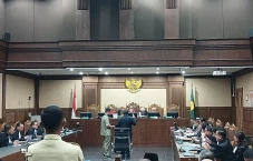 Mantan Hakim MK Maruarar...