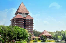 Terbaru, 10 Universitas...