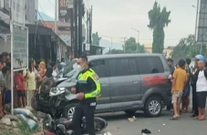 Kecelakaan Maut Ambulans...