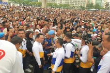 Bersama Kapolri, Ribuan...