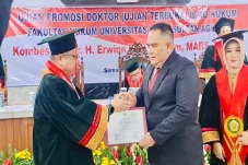 Usulkan Rekonstruksi...