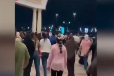 Iran Serang Qatar, Orang-orang...