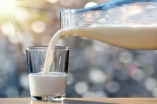 Sunnah Minum Susu di...
