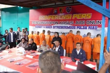Jaringan Judi Online...