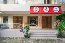 Man Man Unagi Senopati,...
