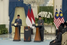 Prabowo dan Anwar Ibrahim...