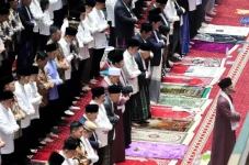 Apakah Sah Mendirikan...