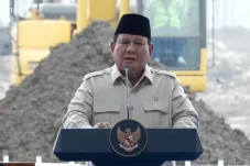 Prabowo Dibisikin Pakar:...