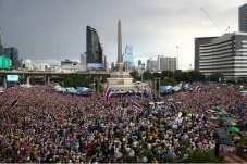 Duduk Perkara PM Thailand...