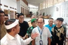 Polisi Periksa 9 Orang...