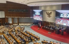 DPR Terima 5 Surat dari...