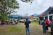 Masyarakat Desak Bupati...